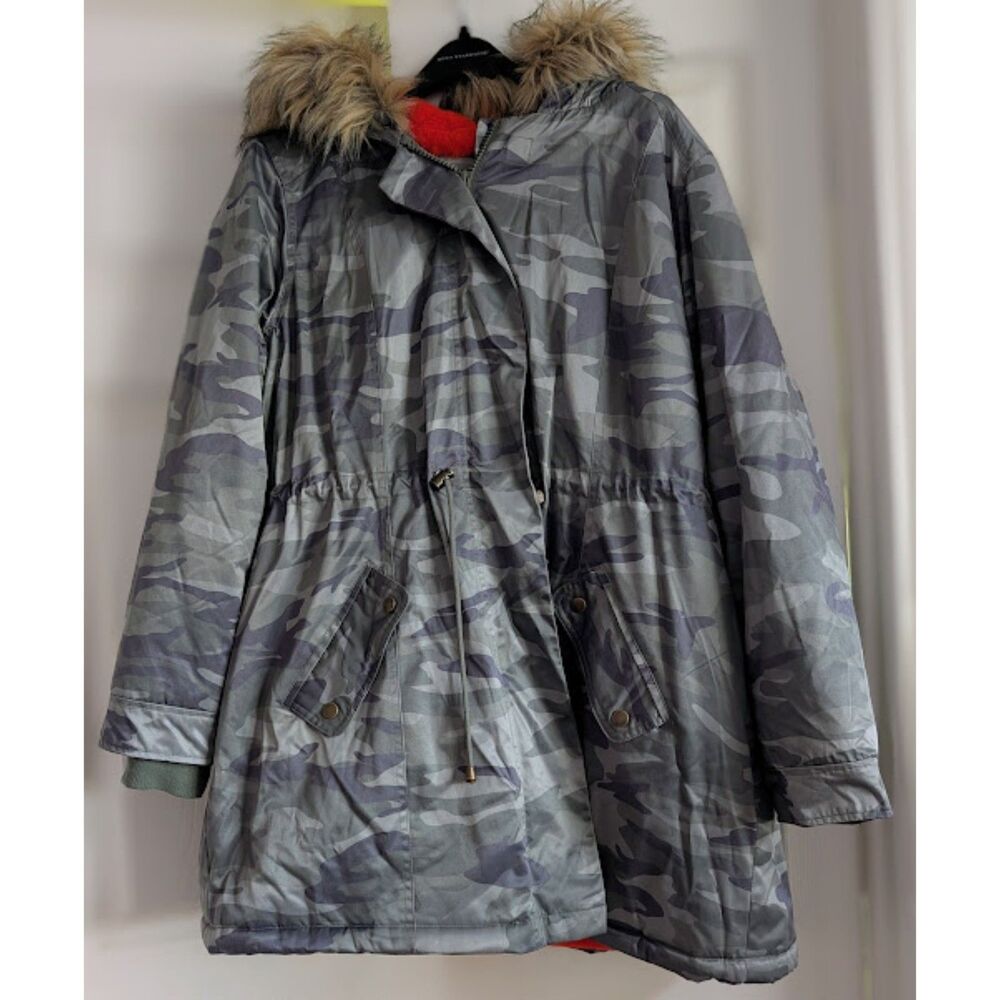 Torrid 1X Camo Twill Faux Fur Trim Parka Hooded Winter Coat - Picture 4 of 8